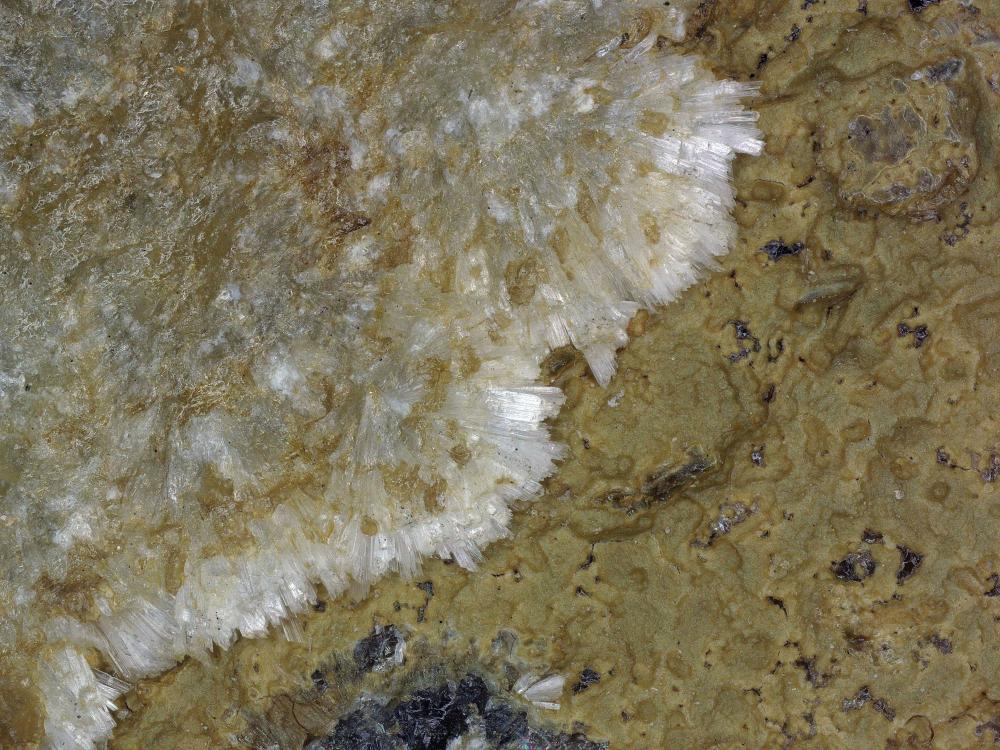 Uralolite